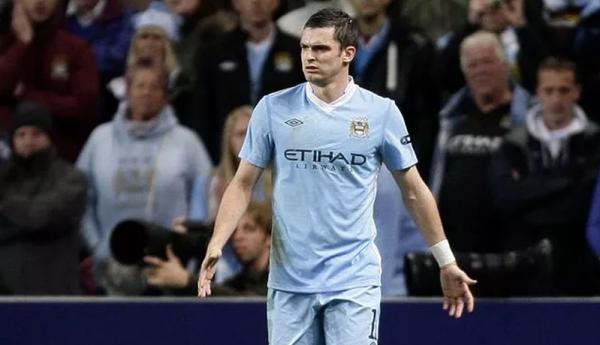 Adam Johnson saat memperkuat Manchester City (Foto: Daily Star)