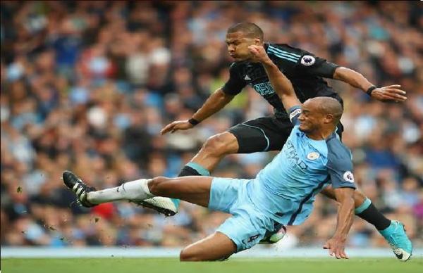 Vincent Kompany Vincent Kompany saat masih bermain bagi Manchester City (foto: Givemesport)