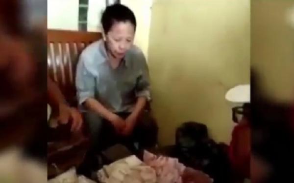 Pengutil Wanita terduga pengutil dengan barang bukti uang besaran juta rupiah di atas meja (Foto: Istimewa)