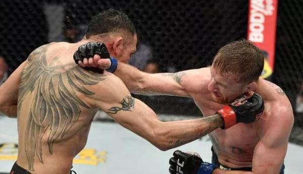 Tony Ferguson vs Justin Gaethje 2 Tony Ferguson vs Justin Gaethje (Foto: express)