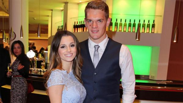 Matthias Ginter dan istrinya, Christina Ginter. (Foto: .t-online.de)