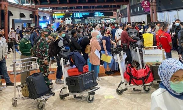 Calon Penumpang Di Bandara Soet 2 IG Suasana di Terminal 2 Bandara Soekarno Hatta pada Kamis (14/5/2020) pagi. (Foto: IG)