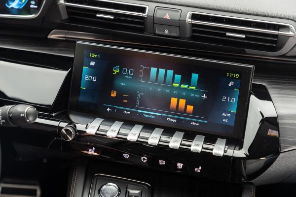 PEUGEOT 508HYBRID TESTDRIVE 0120TC 022
