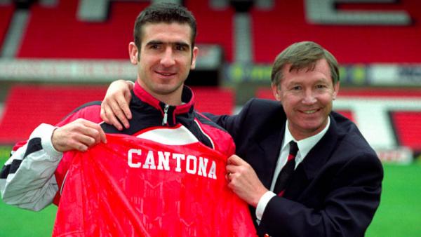 Cantona 2 Eric Cantona diperkenalkan sebagai pemain baru Manchester United pada 1992. (Foto: The Sun)