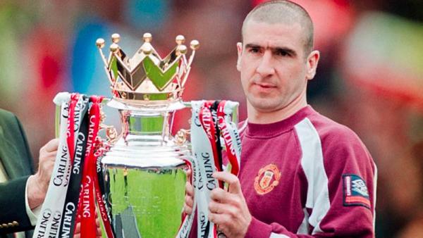 Cantona 3 Eric Cantona berhasil membawa Manchester United kampiun Premier League 1992/1993. (Foto: The Sun)
