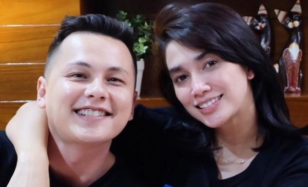 Pernikahan Artis Disiarkan Live di TV. (foto: Instagram)