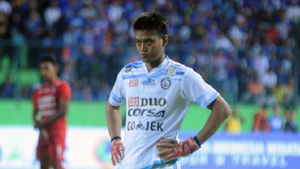 Kurnia Meiga saat masih memperkuat Arema FC (foto: Arema)