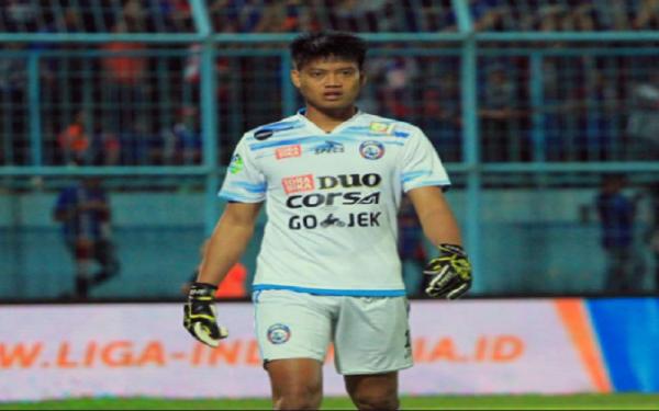 Kurnia Meiga saat memperkuat Arema FC (foto: Arema)