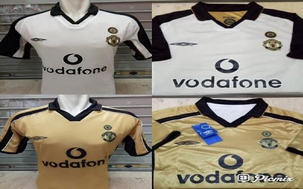 Jersey tandang MU 2 Jersey tandang Manchester United musim 2001-2002