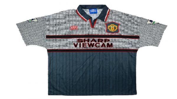 Jersey tandang MU 4 Jersey tandang Manchester United musim 1995/1996