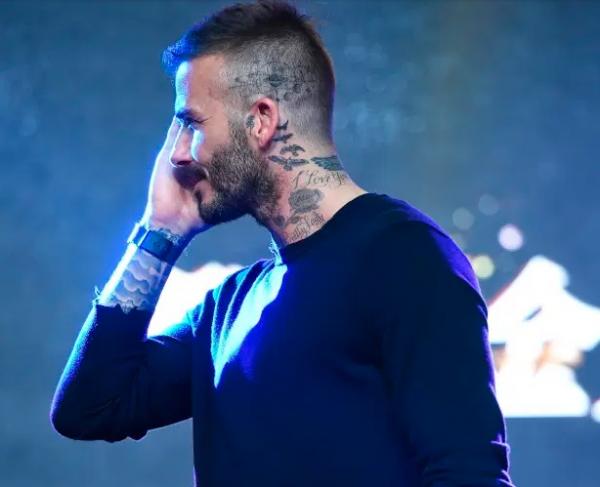 Tato Beckham David Beckham Tato di leher. (Foto: The Sun)