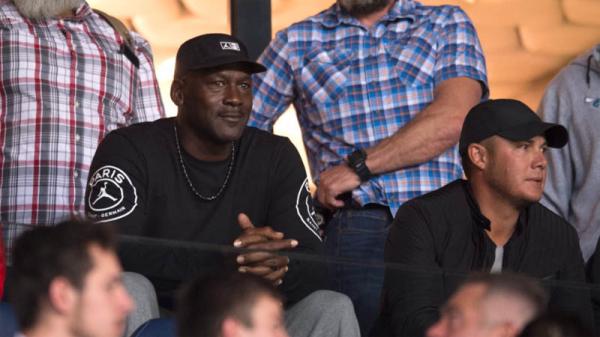 Michael Jordan pernah menonton langsung PSG di Parc des Princes. (Foto: Oma Sports)