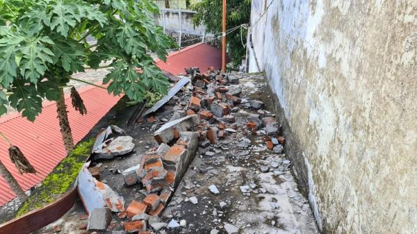 dampak gempa sabang aceh22 Puing-puing bangunan yang rusak setelah diguncang gempa bumi bermagnitudo M4,8 di Aceh, Kamis (4/6/2020). (Foto: iNews.id/BNPB)