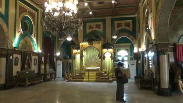 Harga Tiket Masuk Istana Maimun, Bagian Dalam (Foto: iNews/Ahmad Ridwan Nasution) Harga Tiket Masuk Istana Maimun, Bagian Dalam (Foto: iNews/Ahmad Ridwan Nasution)
