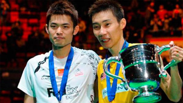 Lin Dan (kiri) dan Lee Chong Wei tetap bersahabat meski bersaing di lapangan. (Foto: YouTube)