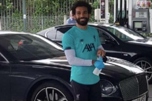 Mo Salah beli bensin