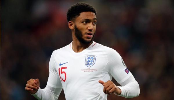 7 Joe Gomez Adrian bermaksud menyapu keluar ancaman yang datang ke gawangnya. Tapi sepakan sang pemain justru dianggap berbahaya buat Joe Gomez. (Foto: This is Anfield)