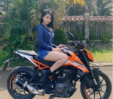 17 Bikers 3