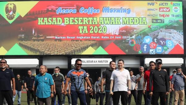 KSAD Jenderal Andhika Perkasa dan perwakilan Media KSAD Jenderal Andhika Perkasa dan perwakilan Media Massa (Foto: Aziz Indra/Sindonews)