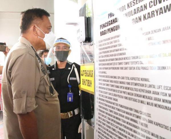 Gubernur ikut Prosedur di Mal Gubernur ikut Prosedur di Mal Protap Kesehatan