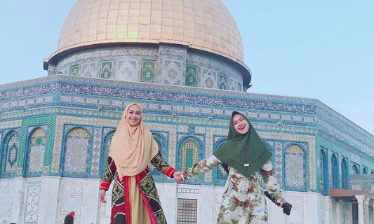 Oki Setiana Dewi dan Ria Ricis. (Foto: IG)