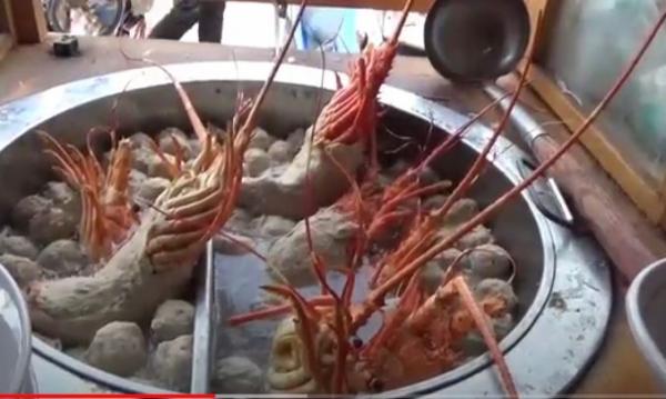 Lobster bakso Bakso lobster di Bekasi viral di media sosial. (Foto Ist).