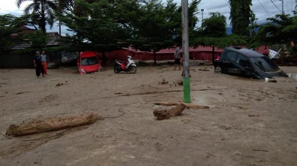 Kondisi banjir bandang di Luwu Utara. (Foto: iNews/Nasruddin).