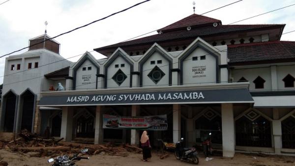 Masjid di Luwu terendam banjir. (Foto: iNews).