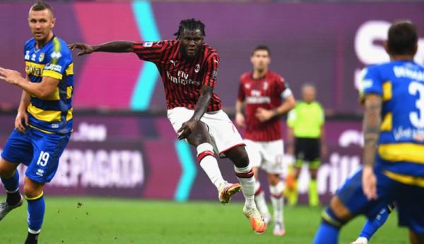 Franck Kessie - 1 Gelandang AC Milan, Franck Kessie (Foto: Sports Yahoo)