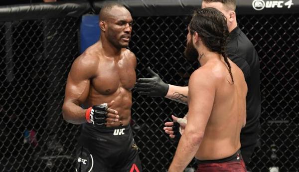 Kamaru Usman vs Jorge Masvidal Duel Kamaru Usman versus Jorge Masvidal tersaji di UFC 251, Minggu (12/7/2020). (Foto: Bleacher Report)