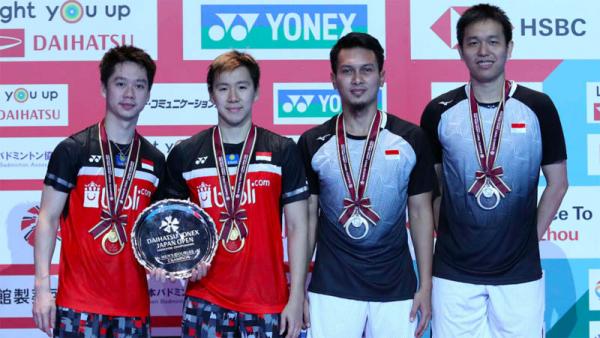 Kevin Sanjaya Sukamuljo/Marcus Fernaldi Gideon menjuarai Japan Open 2019 usai mengalahkan Hendra Setiawan/Mohammad Ahsan di final. (Foto: PBSI)