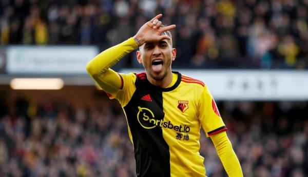 5 Roberto Pereyra