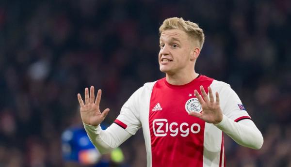 3 Donny Van De Beek
