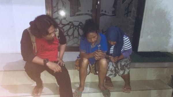 Polisi mengamankan ibu dan anak pembunuh bayi Polisi mengamankan ibu dan anak pembunuh bayi di Makassar. (Foto: iNews/M Nur Bone).