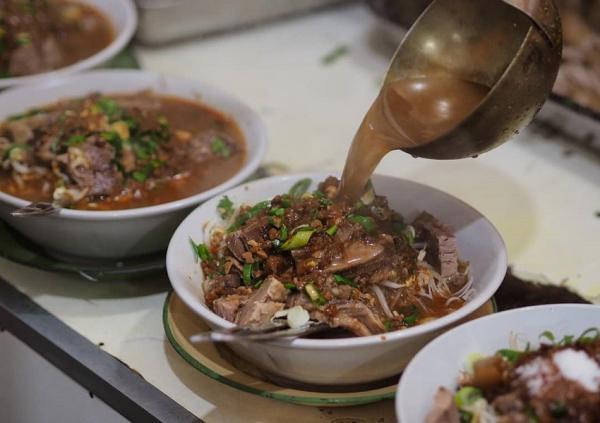 Resep Soto Ayam Bening Warung Soto Lamongan di Jalan Veteran, Umbulharjo, Yogyakarta ditutup karena menjadi klaster penyebaran Covid-19. (Foto: Harianjogja.com)