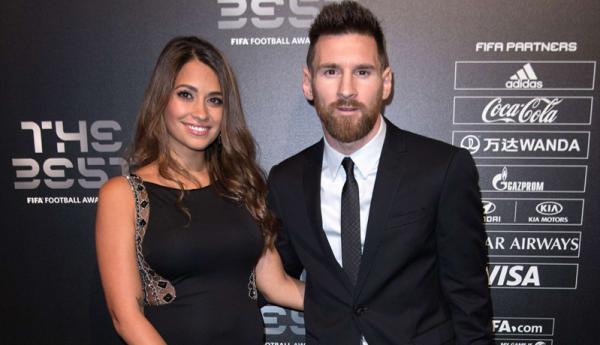 Lionel Messi dan Antonella Roccuzzo (Foto: The Sun)