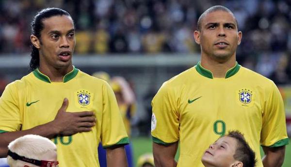 Ronaldinho dan Ronaldo (Foto: Give Me Sport)