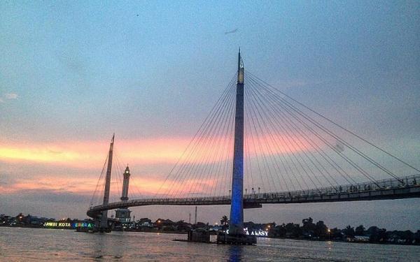 Jembatan Pedestrian IG@hilmanyusra (iNews.id/esa putra tanjung)