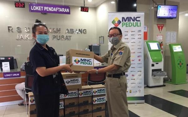 mnc peduli thb MNC Peduli menyerahkan bantuan kepada RSUD Tanahabang, Jakarta, Selasa (1/9/2020). (Foto: MNC Media).