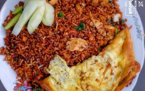 Resep Nasi Goreng Jawa Bakso Ikan IG@amazingindonesiafood (iNews.id/esa putra tanjung)