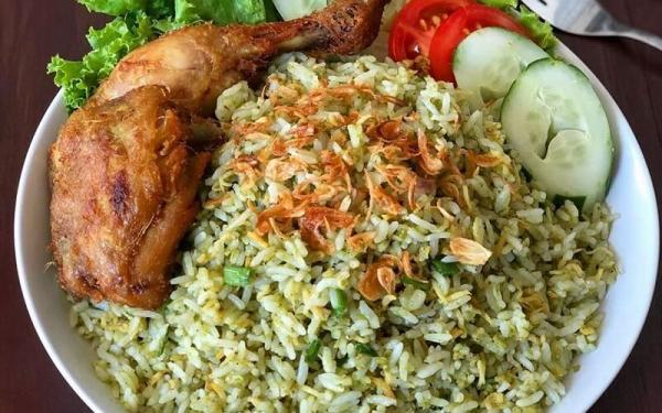 Resep Nasi Goreng Jawa Udang IG@kenyangmakan (iNews.id/esa putra tanjung)