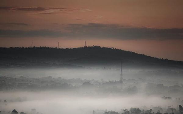 Gunung Batu (Foto: Instagram IG@kem_rain)