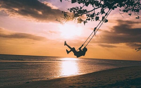Pantai Senggigi (Foto: Instagram IG@adibunz)