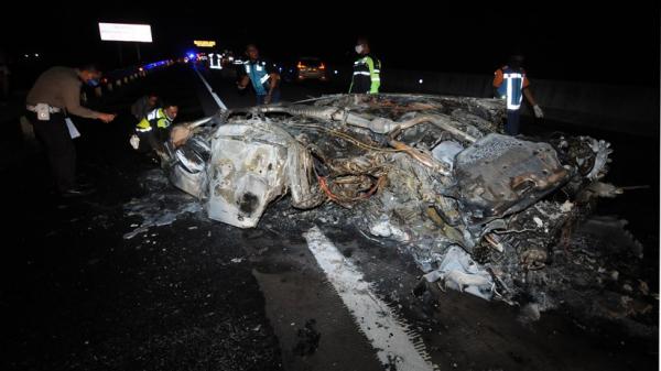 9 Antara Kecelakaan 1 Kecelakaan beruntun di Tol Kartasura-Salatiga tewaskan 2 orang, mobil sedan ringsek (Foto: iNews/Tata Rahmanta)