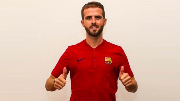 Pjanic Miralem Pjanic tiba di Barcelona, Kamis (10/9/2020) malam waktu setempat. (Foto: Barcelona)