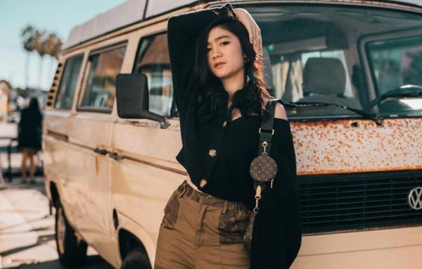  Artis Berprestasi Lulus Kuliah Cumlaude, Febby Rastanty (Foto: IG)