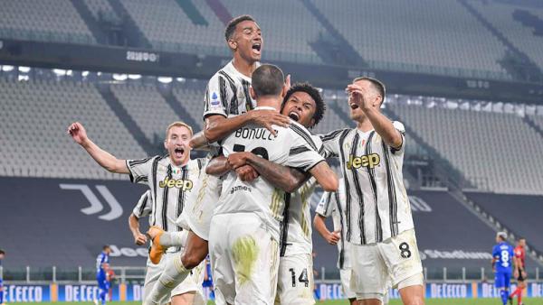 Pasukan Juventus merayakan salah satu gol mereka ke gawang Sampdoria pada pekan perdana Serie A di Allianz Stadium, Senin (21/9/2020) dini hari WIB. (Foto: Juventus)