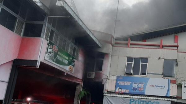 Kebakaran terjadi di Pasar Wage Purwokerto, Banyumas, Jateng, Senin (21/9/2020) (Antara)