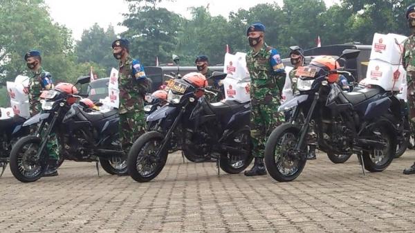 TNI Donor Darah Kimau Panglima TNI Marsekal Hadi Tjahjanto membuka acara donor darah dan pembagian sembako jelang HUT ke-75 di Mabes TNI, Cilangkap, Jakarta Timur, Selasa (22/9/2020). (Foto: iNews.id/Riezky Maulana)