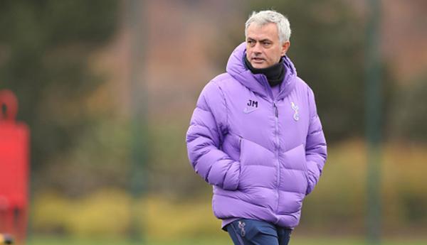 Pelatih Tottenham Hotspur, Jose Mourinho (Foto: The Sun)